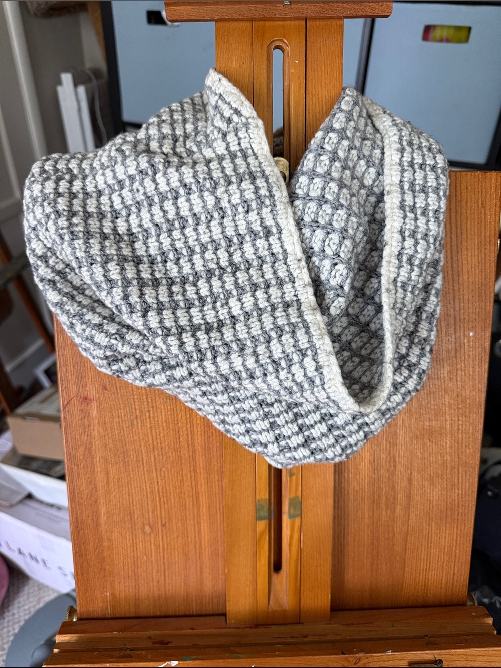 Cozy Chunky Knit Infinity Scarf - Gray & White